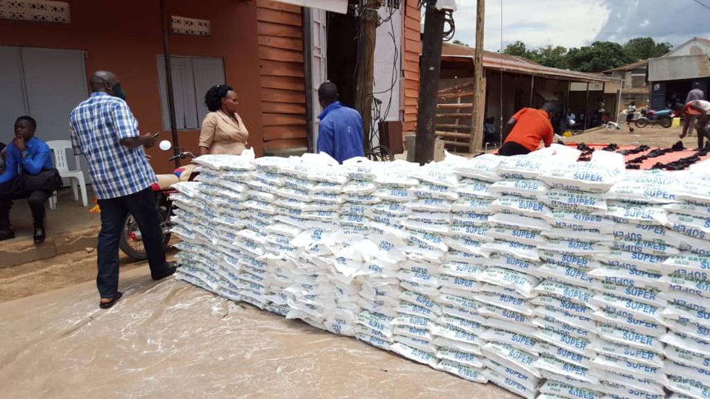 Food distribution to the community 